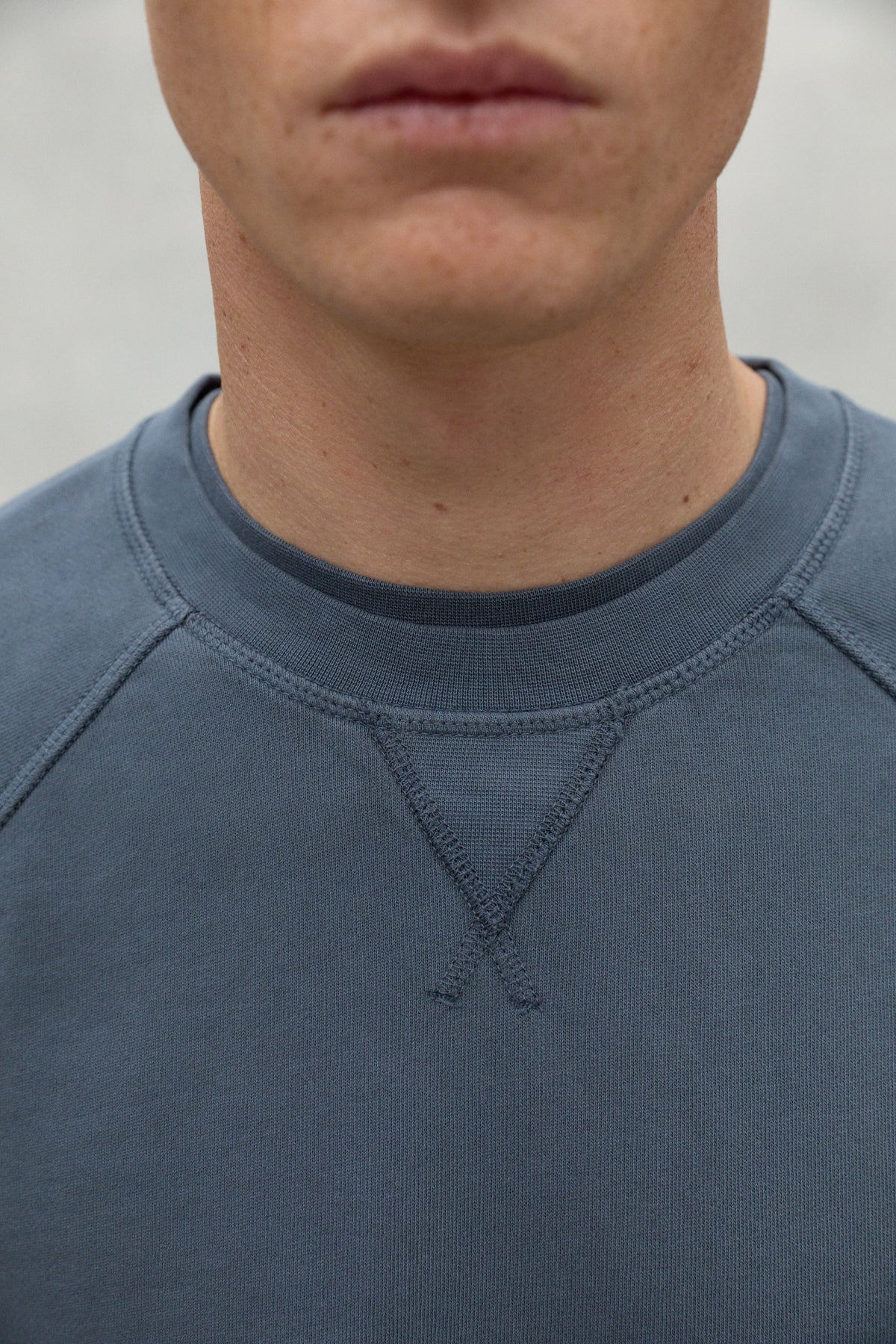 BLUE BERJA SWEATSHIRT