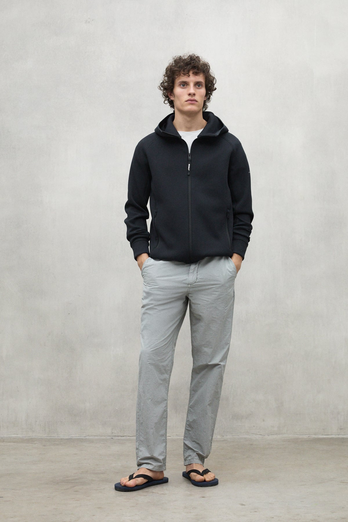 SUDADERA DASHEN NEGRA