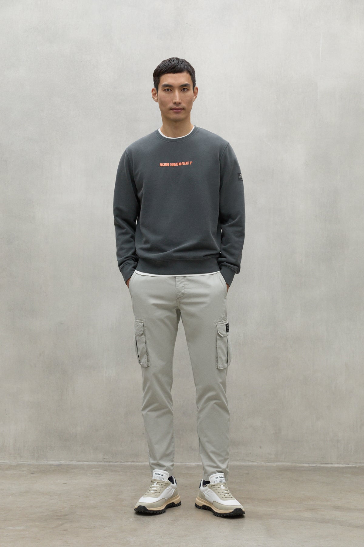DARK GREY DISA SWEATSHIRT