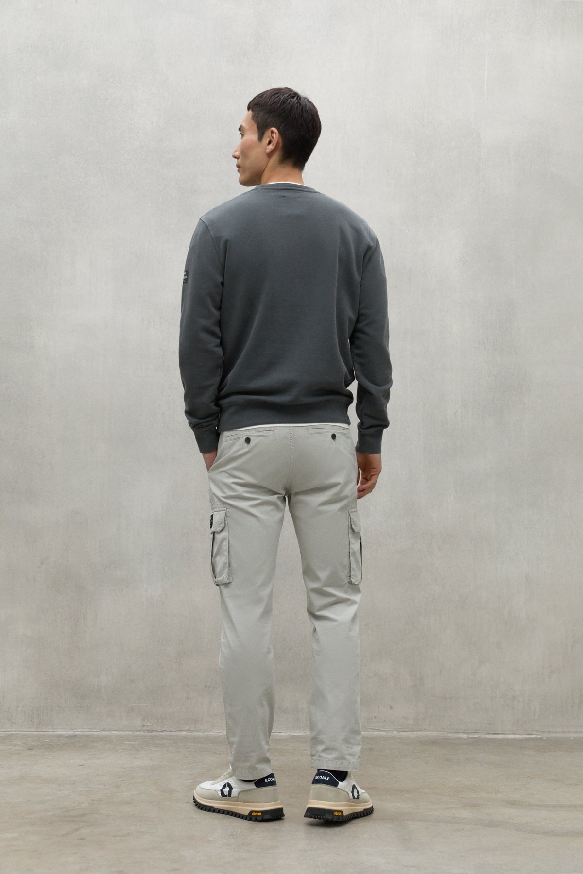 DARK GREY DISA SWEATSHIRT