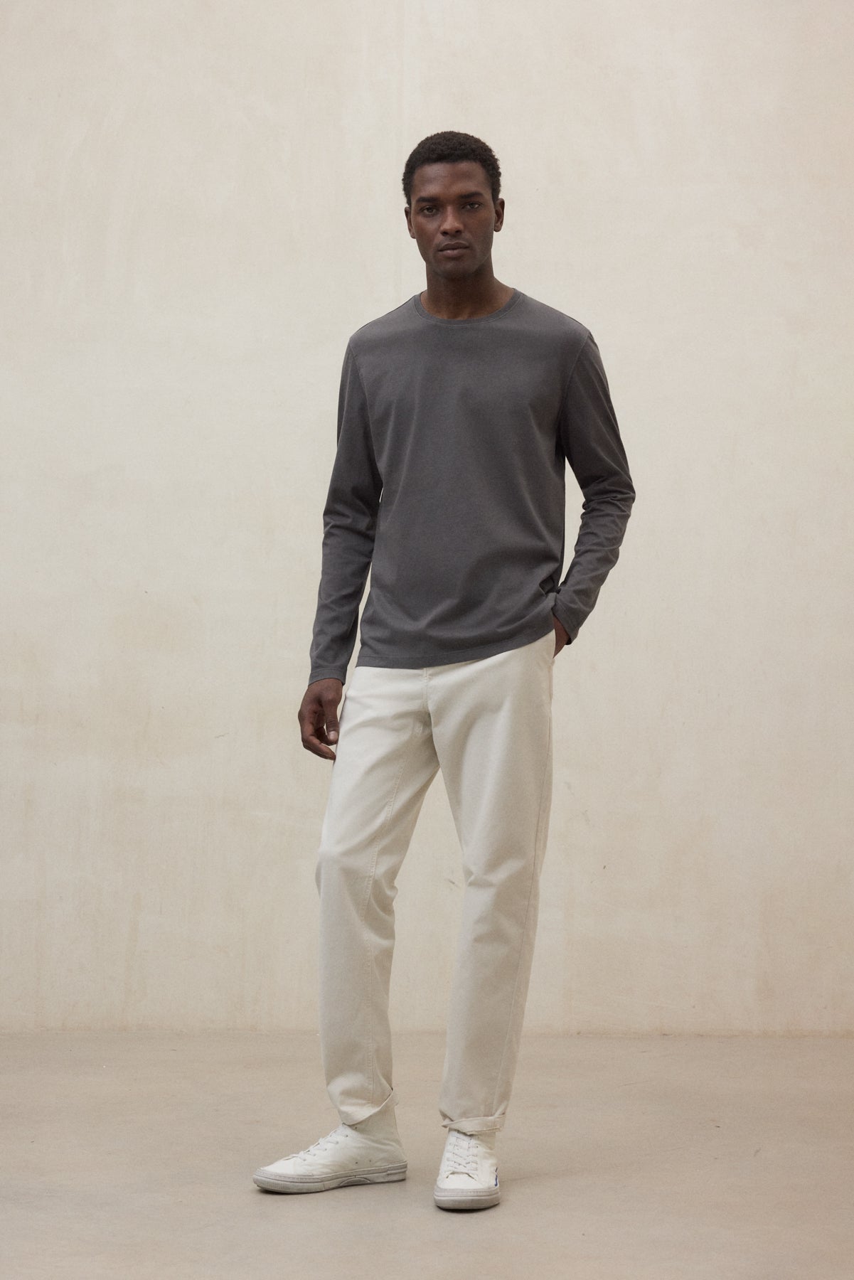 DARK GREY LONG-SLEEVED LAREDO T-SHIRT