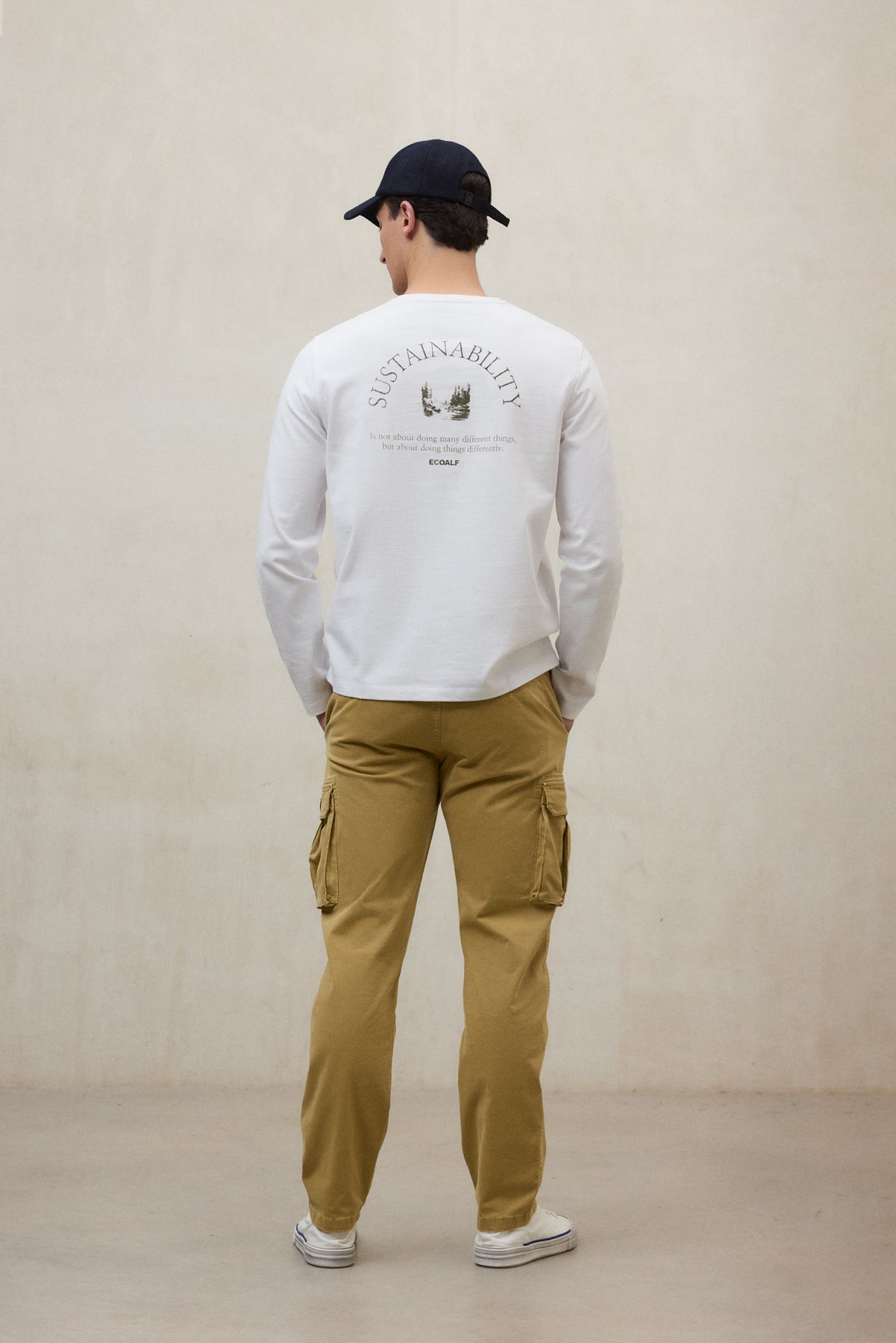 WHITE LONG-SLEEVED MAMPI T-SHIRT