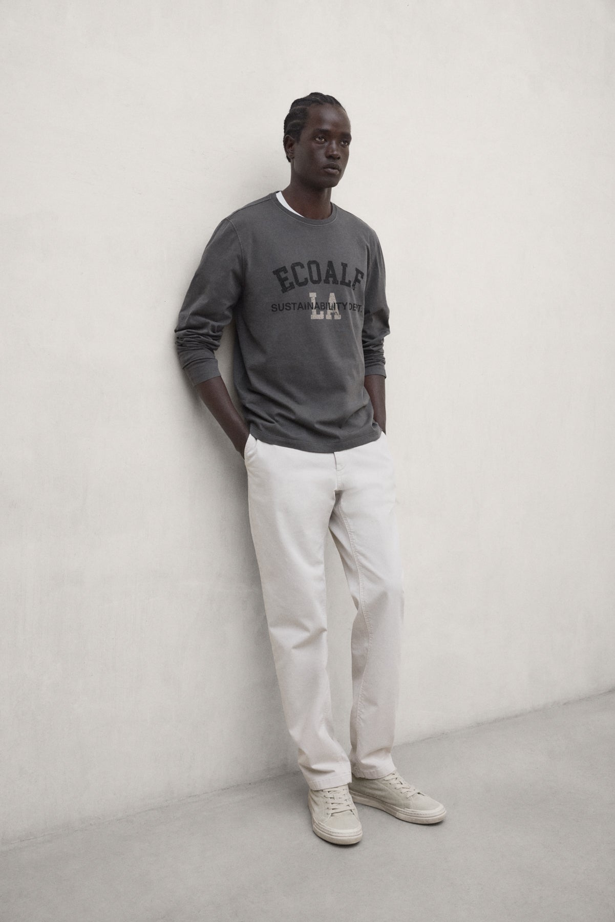 DARK GREY LONG-SLEEVED ROBIN T-SHIRT