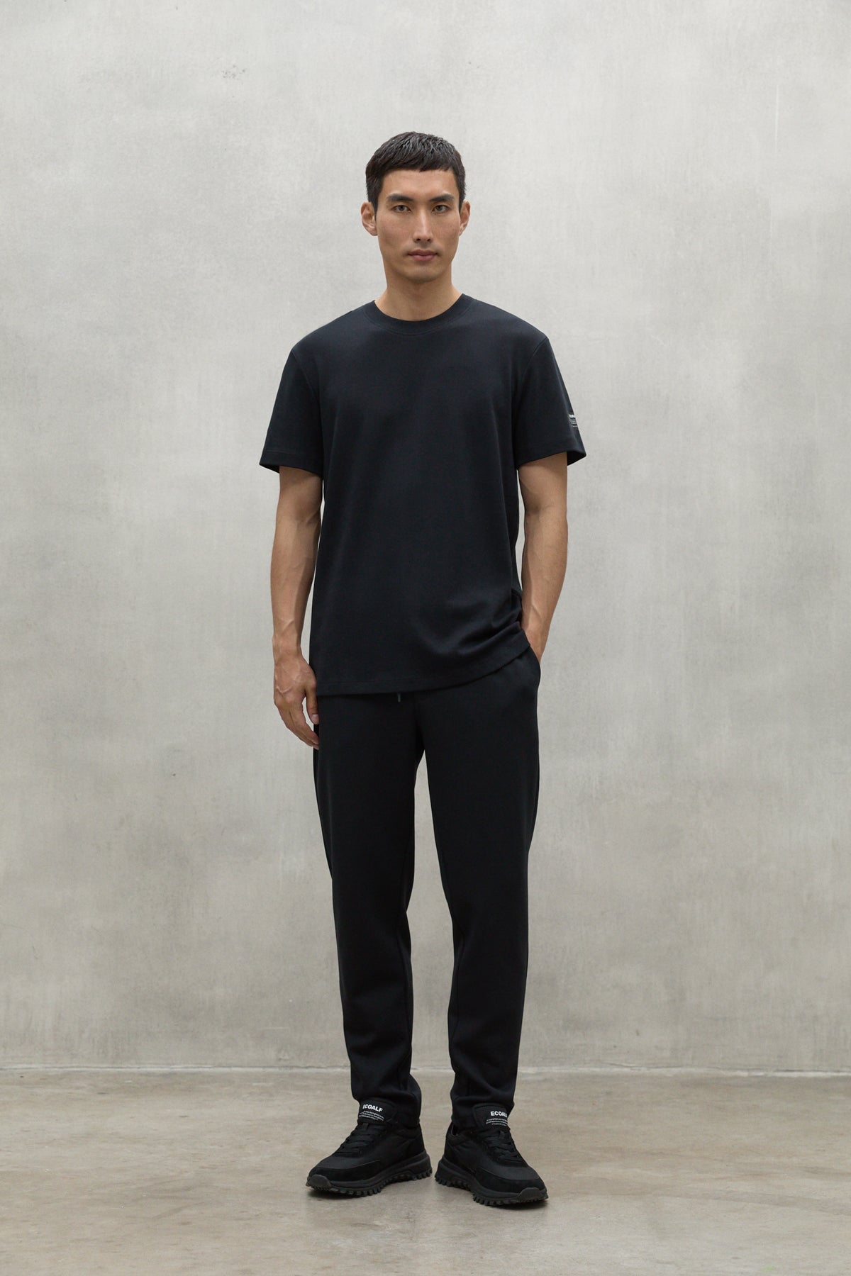 BLACK SINTRA T-SHIRT