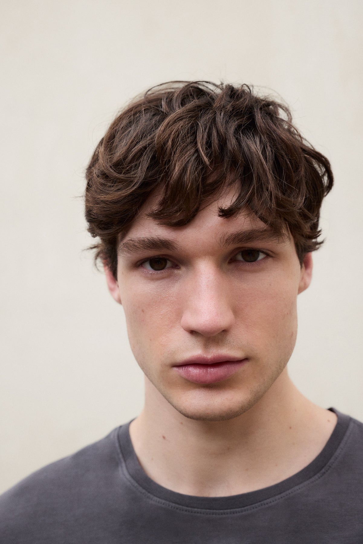 DARK GREY VENT T-SHIRT