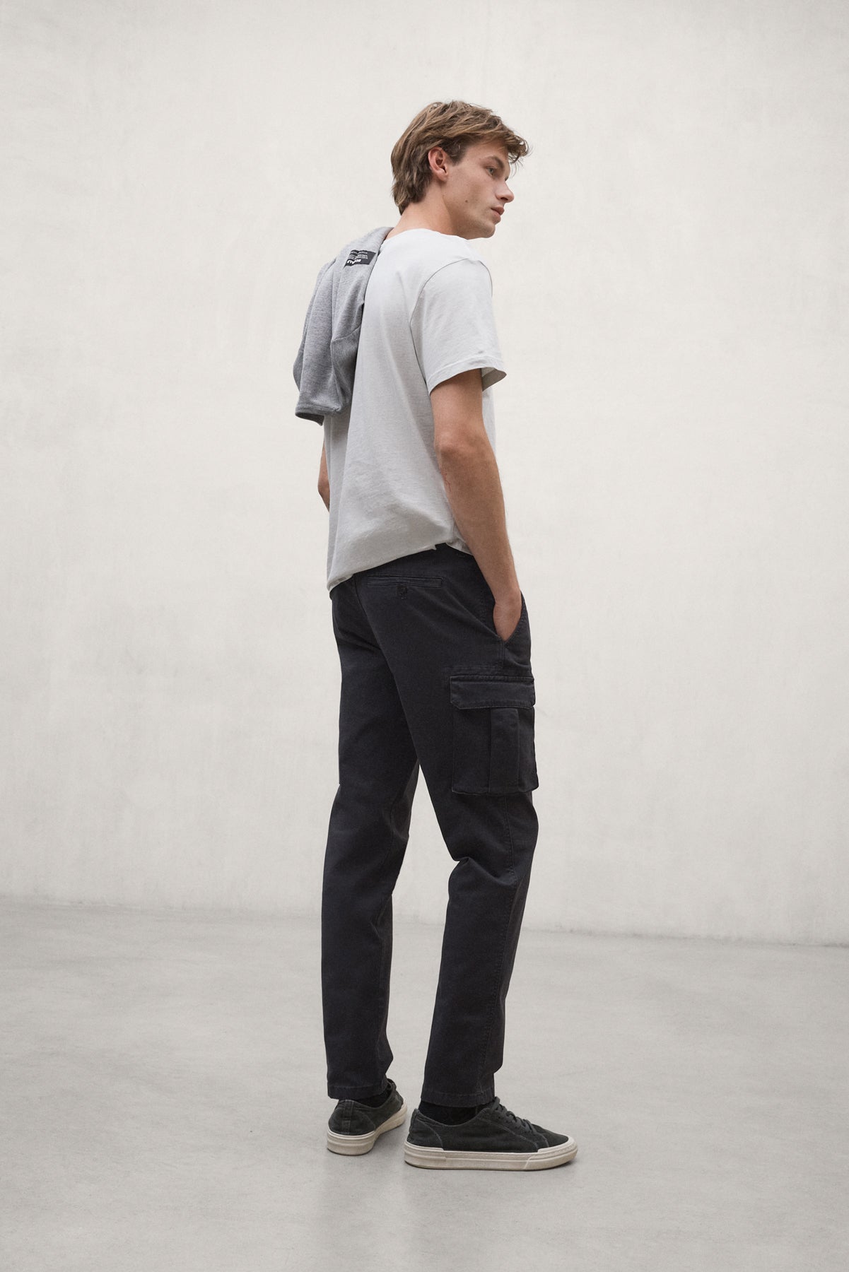 LIGHT GREY VENT T-SHIRT