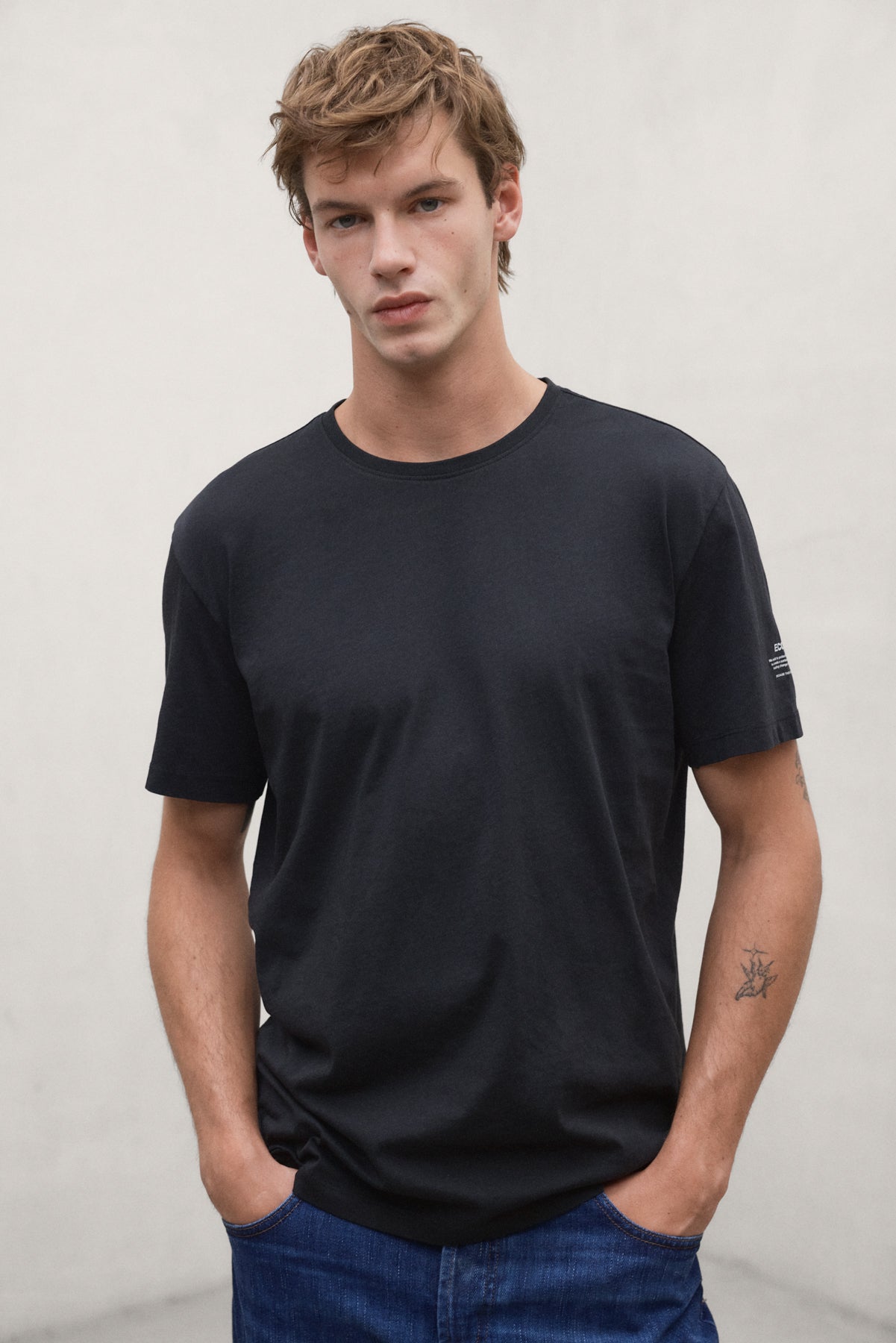 SCHWARZES VENT-SHIRT