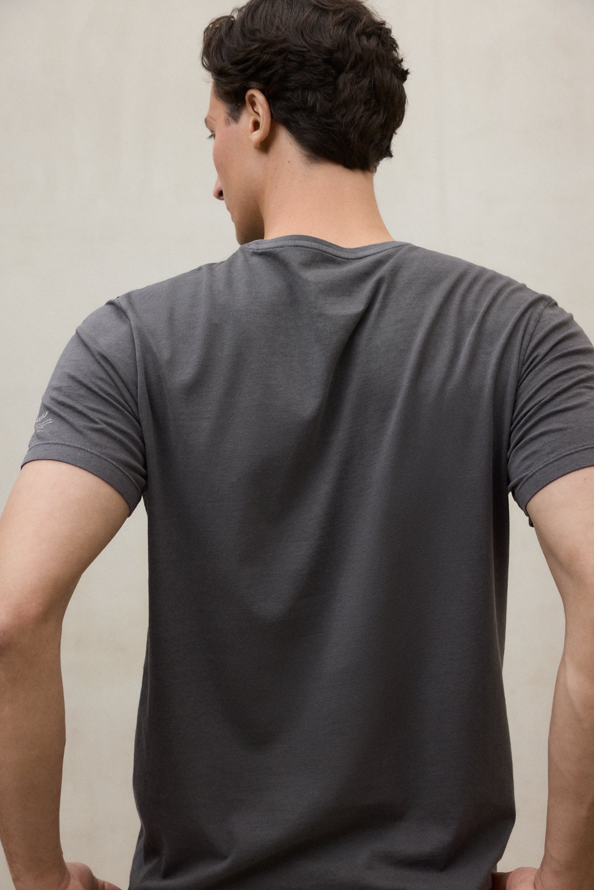 DARK GREY VENT T-SHIRT