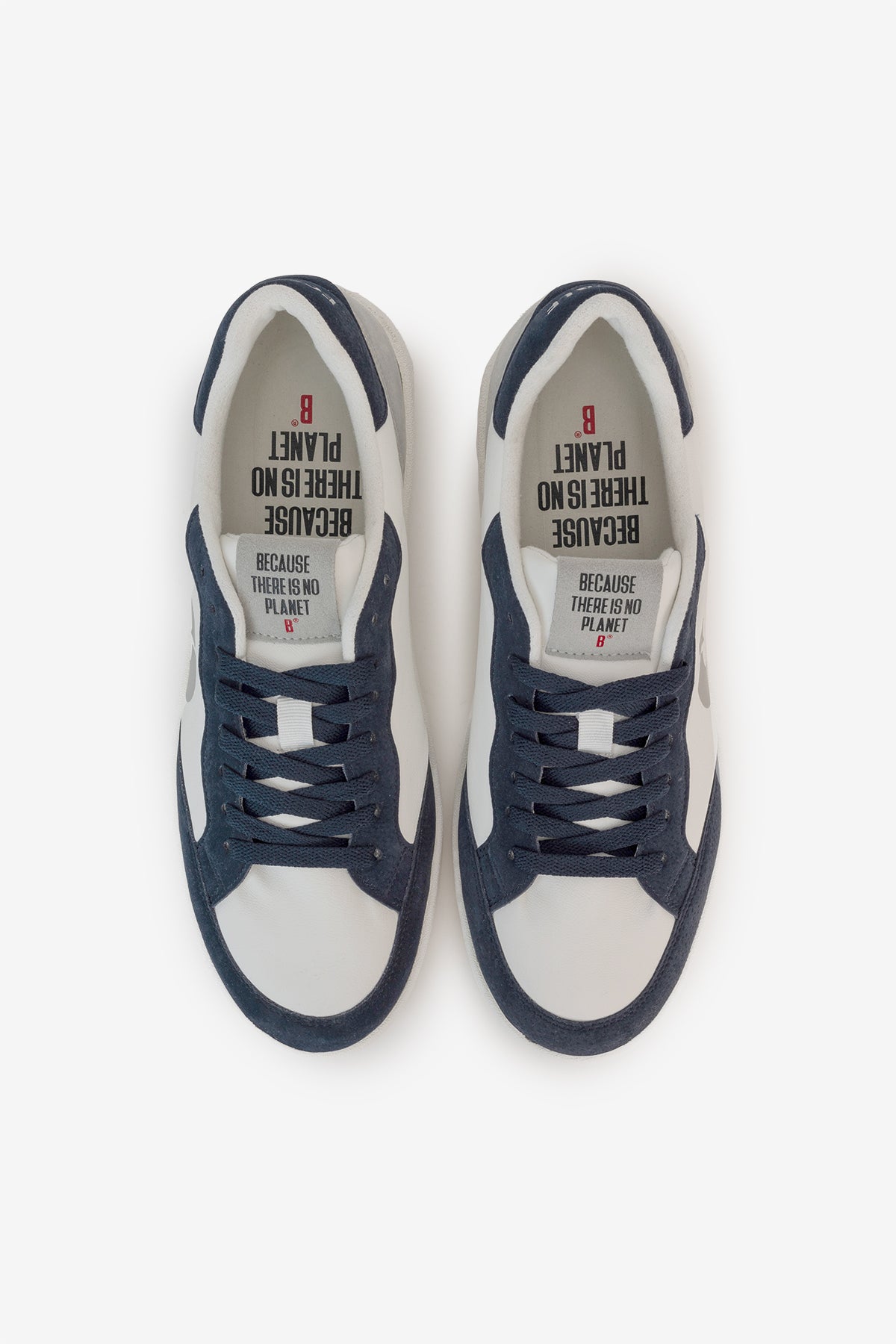 SCHUHE DEIA AUS VEGANEM LEDER MARINEBLAU