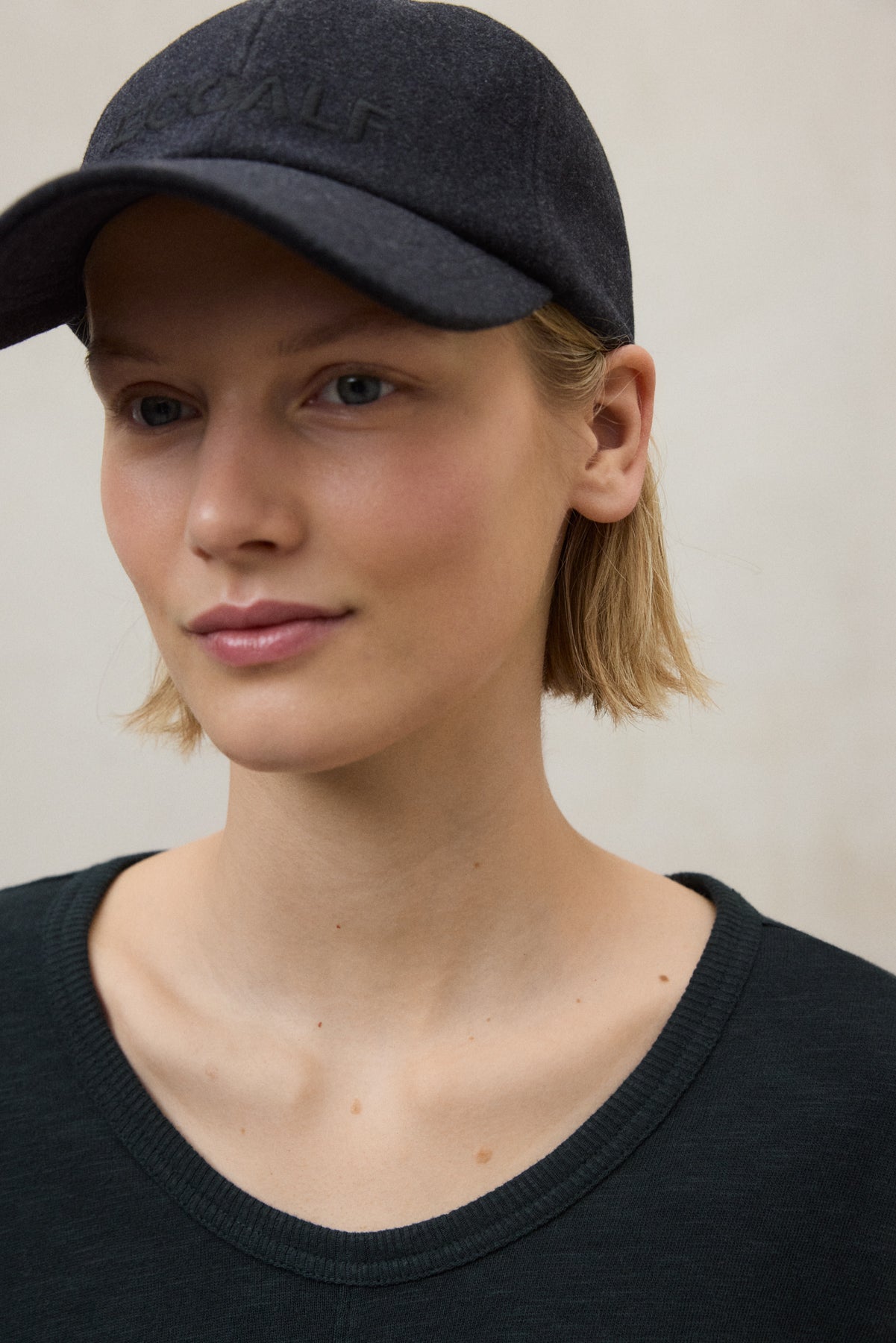 GORRA WOOL GRIS OSCURA