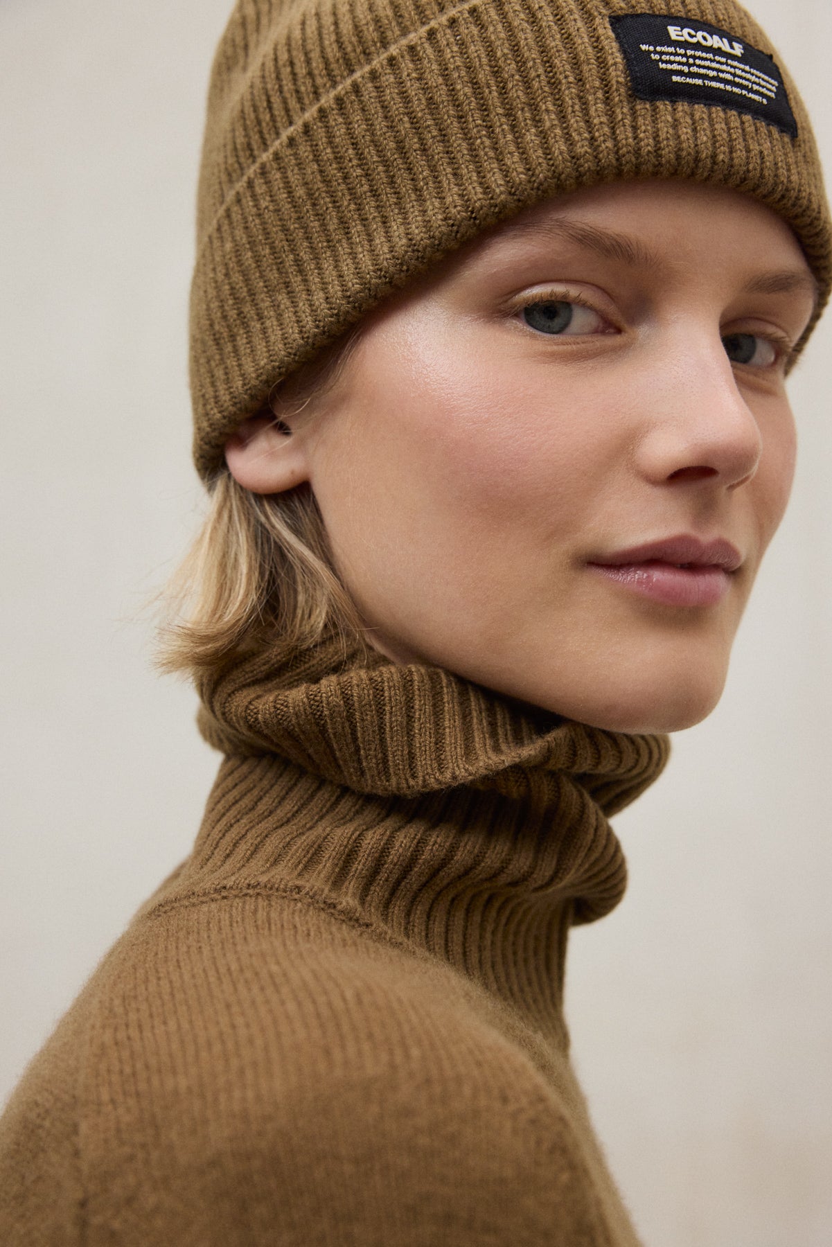 BROWN WOOL HAT