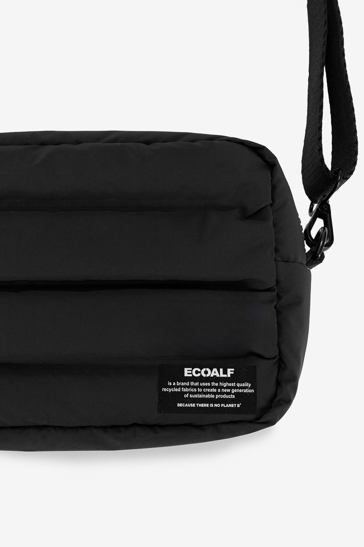 BLACK PAD SHOULDER BAG