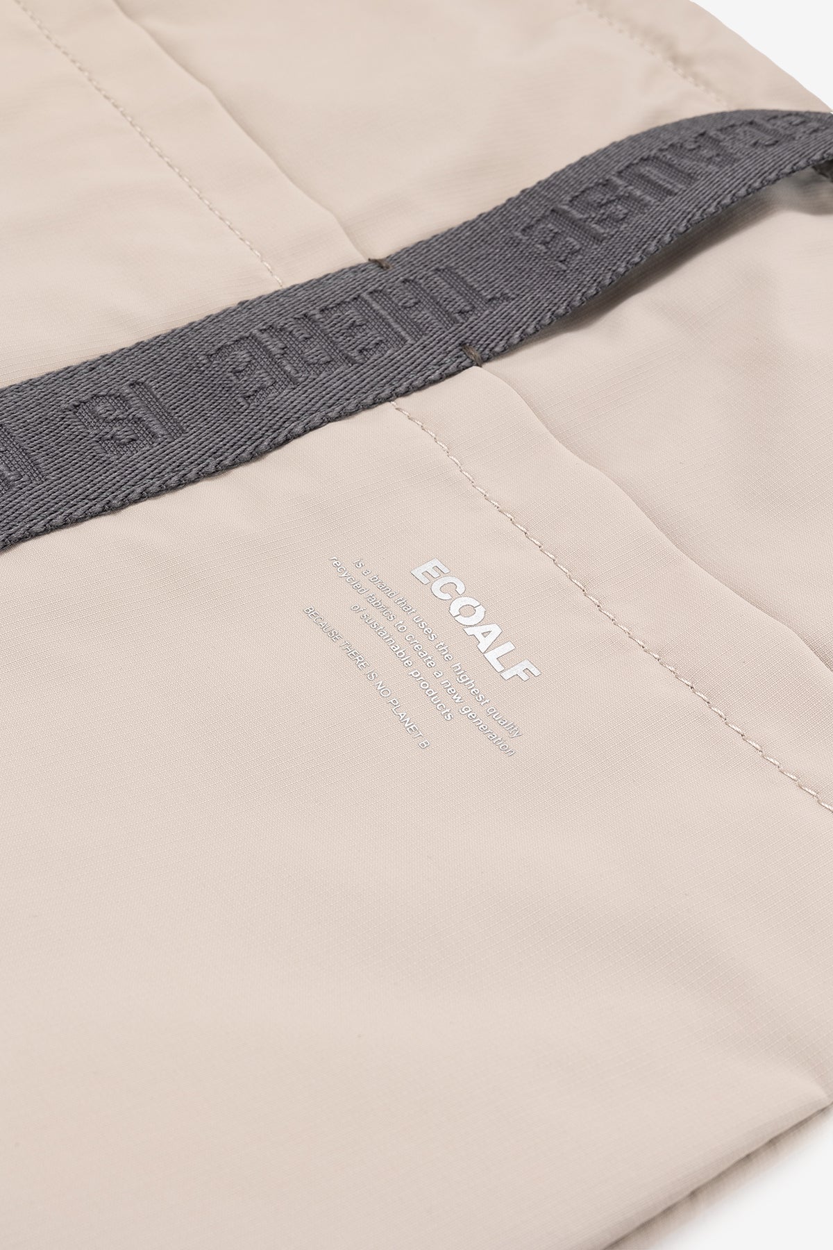 BEIGE AKIRA M TOTE BAG