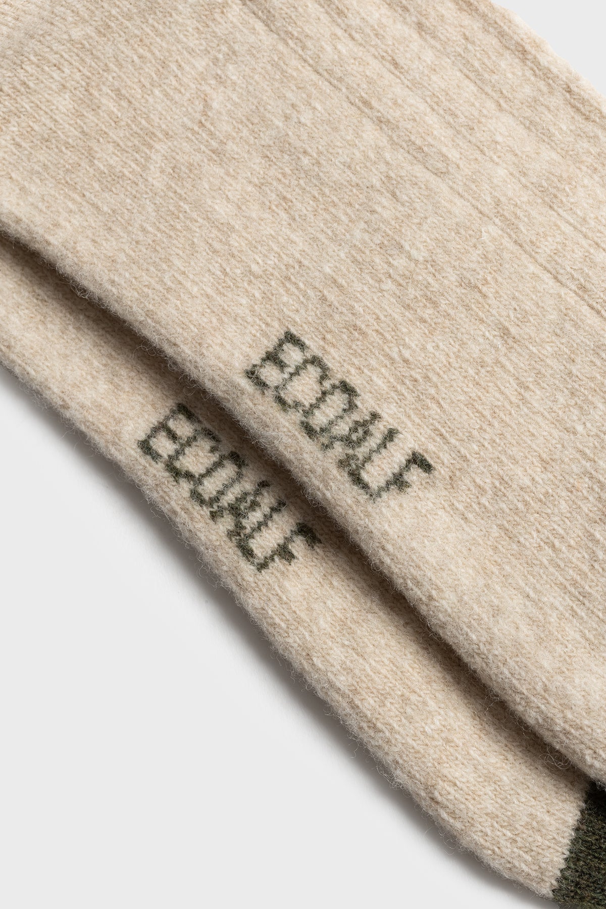 BEIGE MOUNTAIN SOCKS