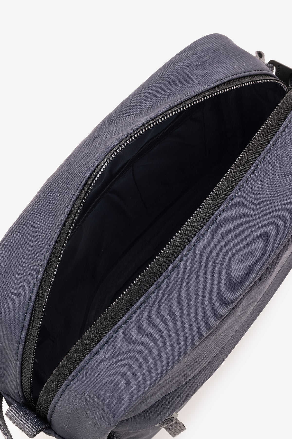 DARK GREY CAMO TOILETRY BAG