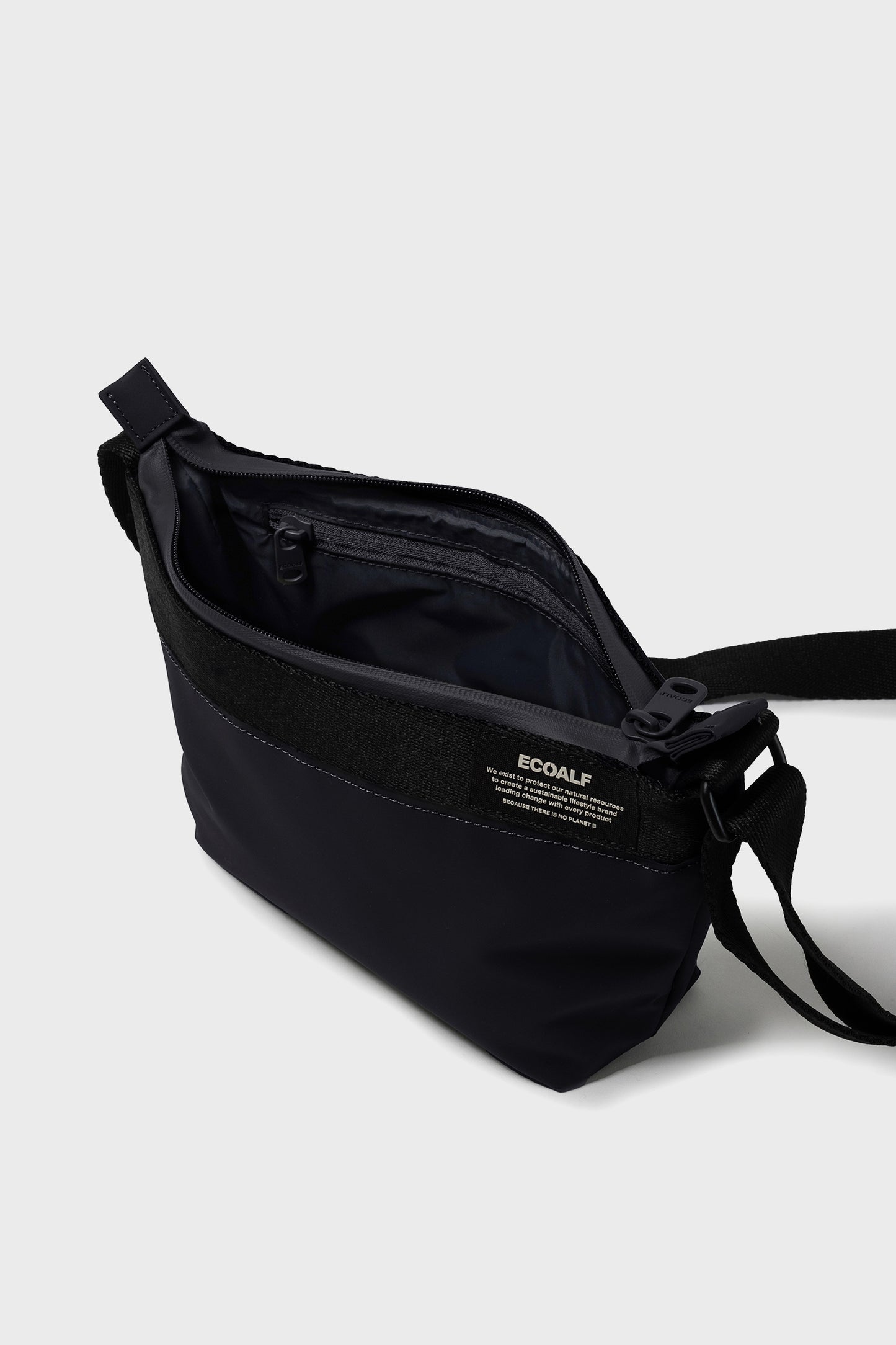 UMHÄNGETASCHE ARENY WR SCHWARZ