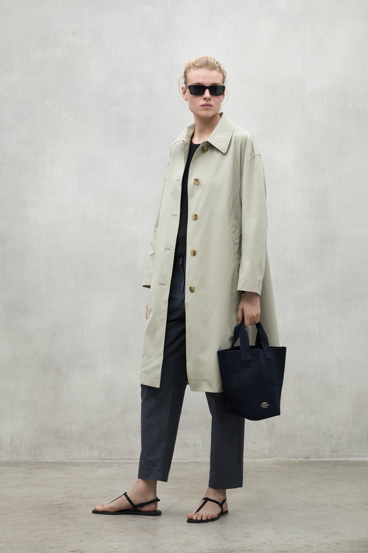 BOLSO MINI BUCKET TIKA GRIS OSCURO