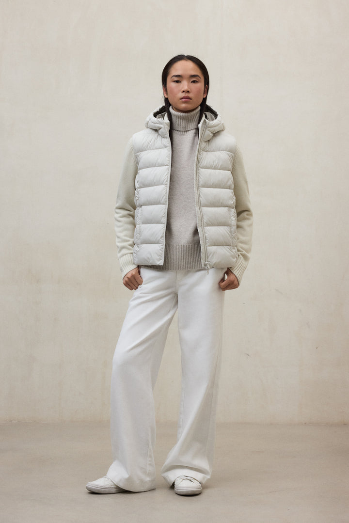 CHAQUETA DENALI CON CAPUCHA BLANCA