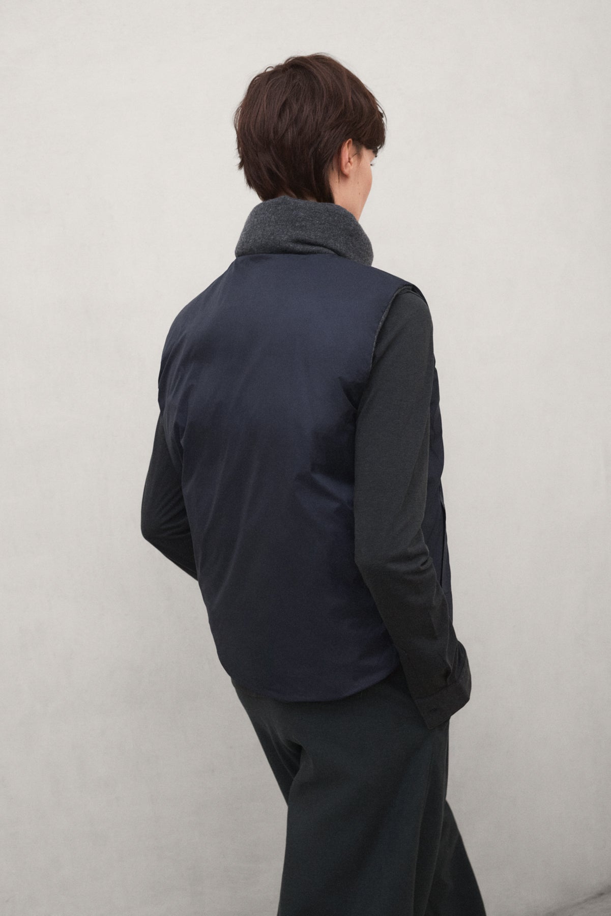 CHALECO HÍBRIDO REVERSIBLE SINTRE GRIS OSCURO