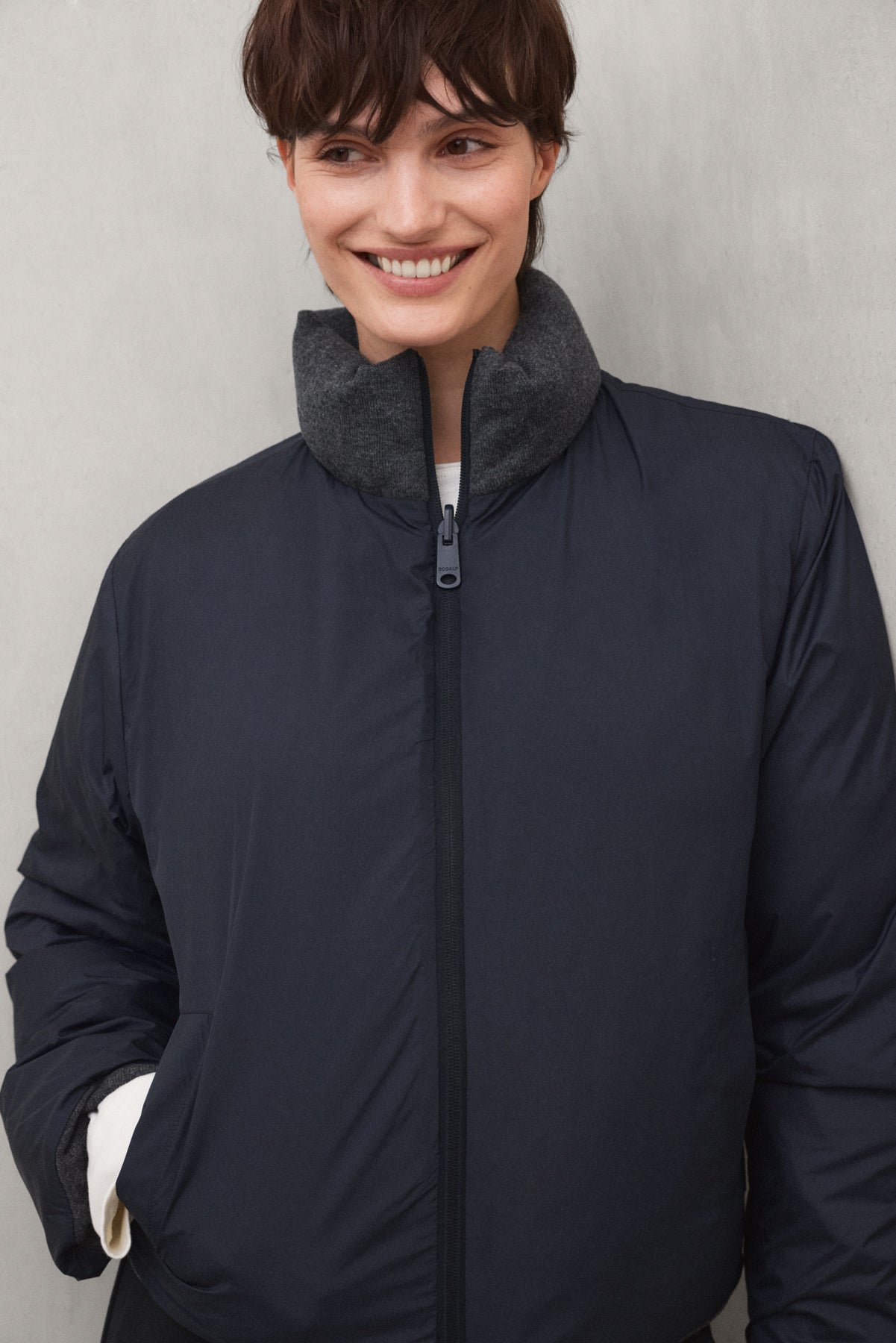 CHAQUETA HÍBRIDA REVERSIBLE SINTRE GRIS OSCURO