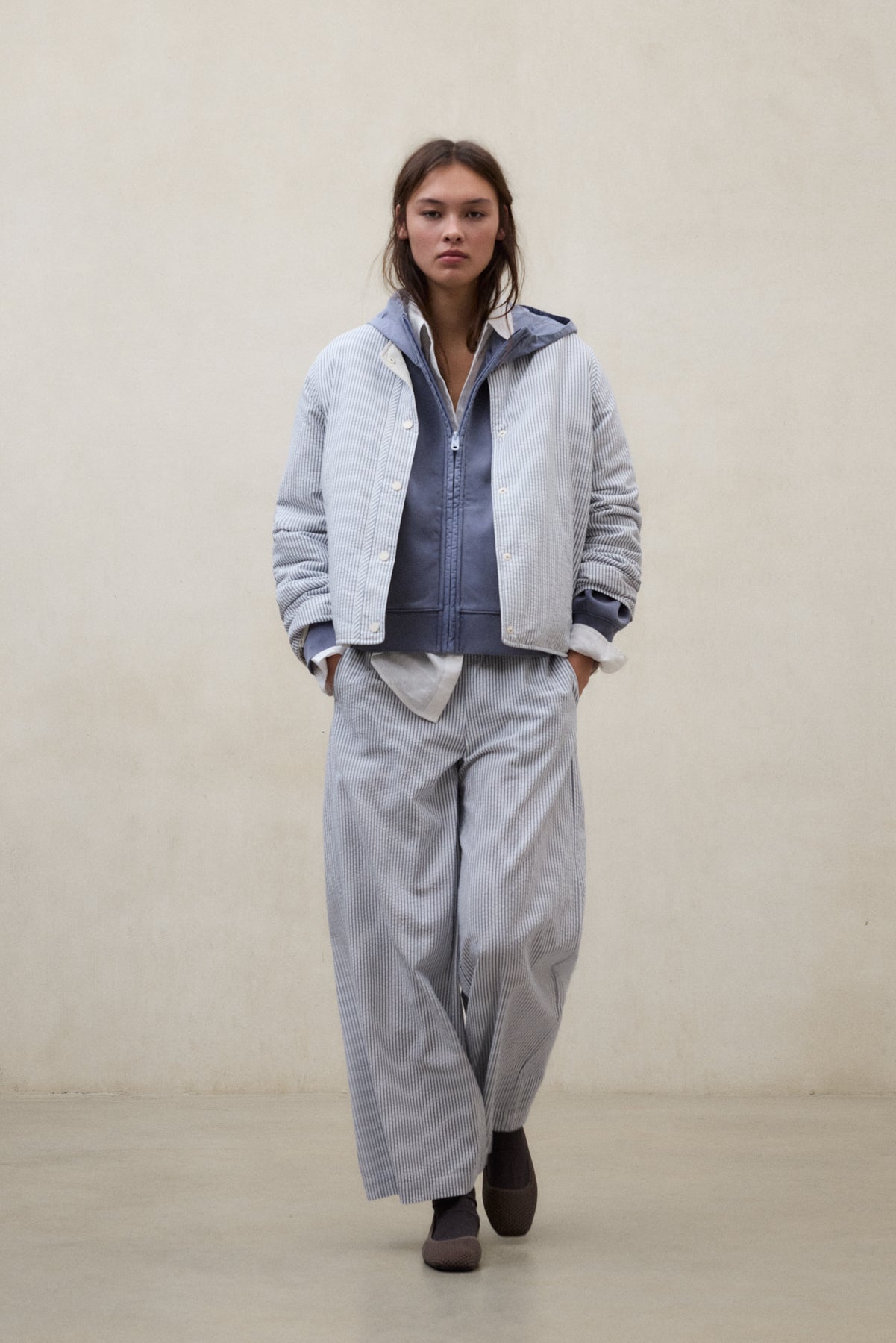 CHAQUETA REVERSIBLE GABI AZUL Y BLANCO