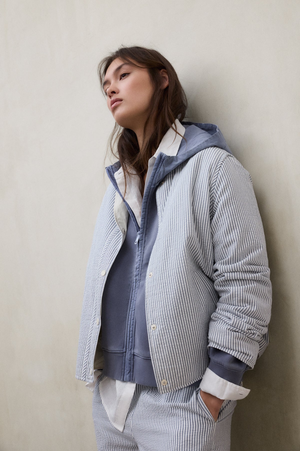 CHAQUETA REVERSIBLE GABI AZUL Y BLANCO