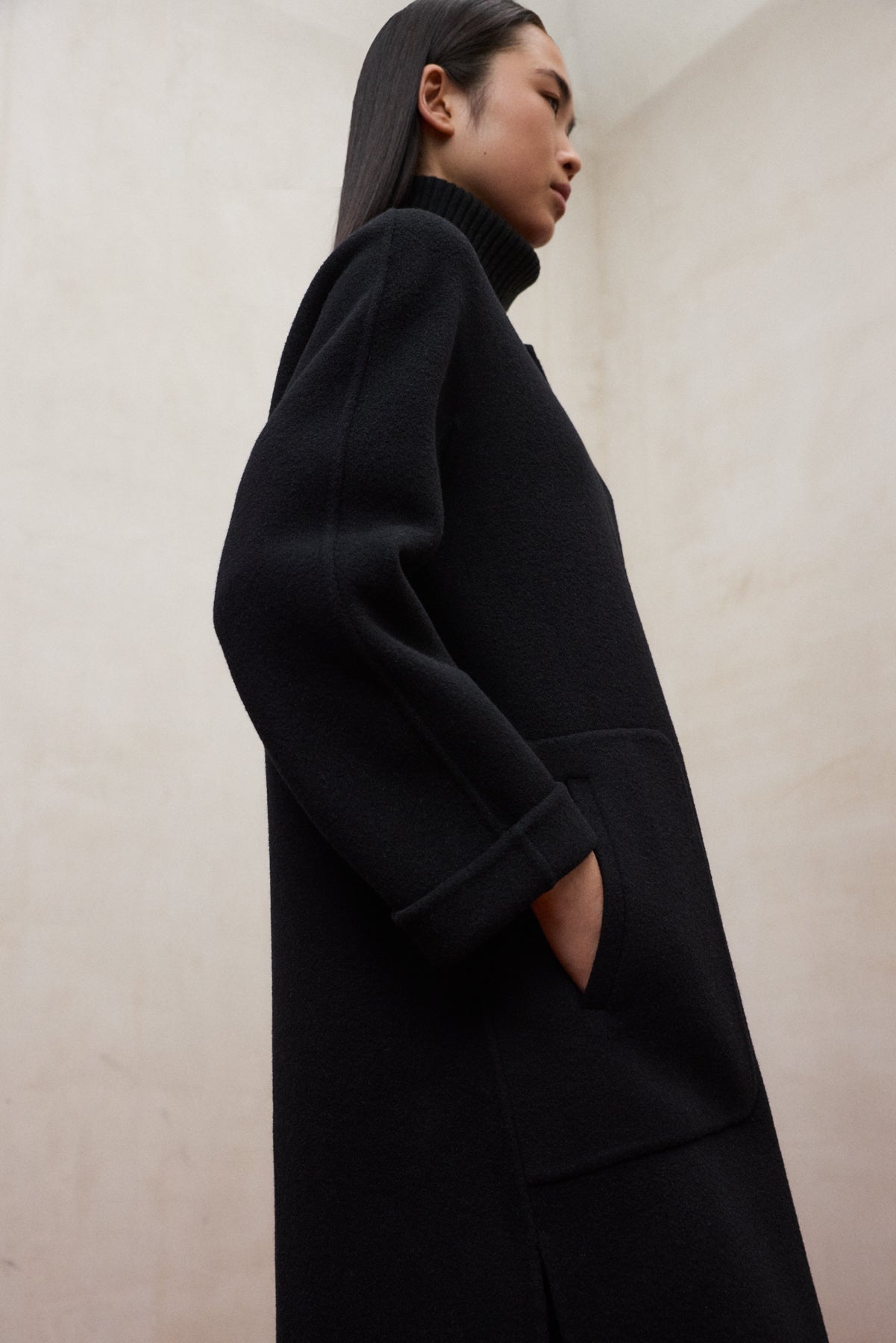 BLACK HENG COAT