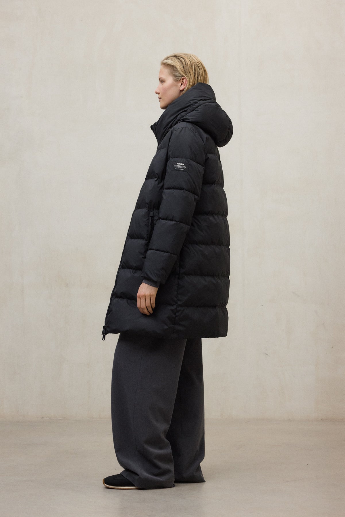 BLACK MANLIE COAT