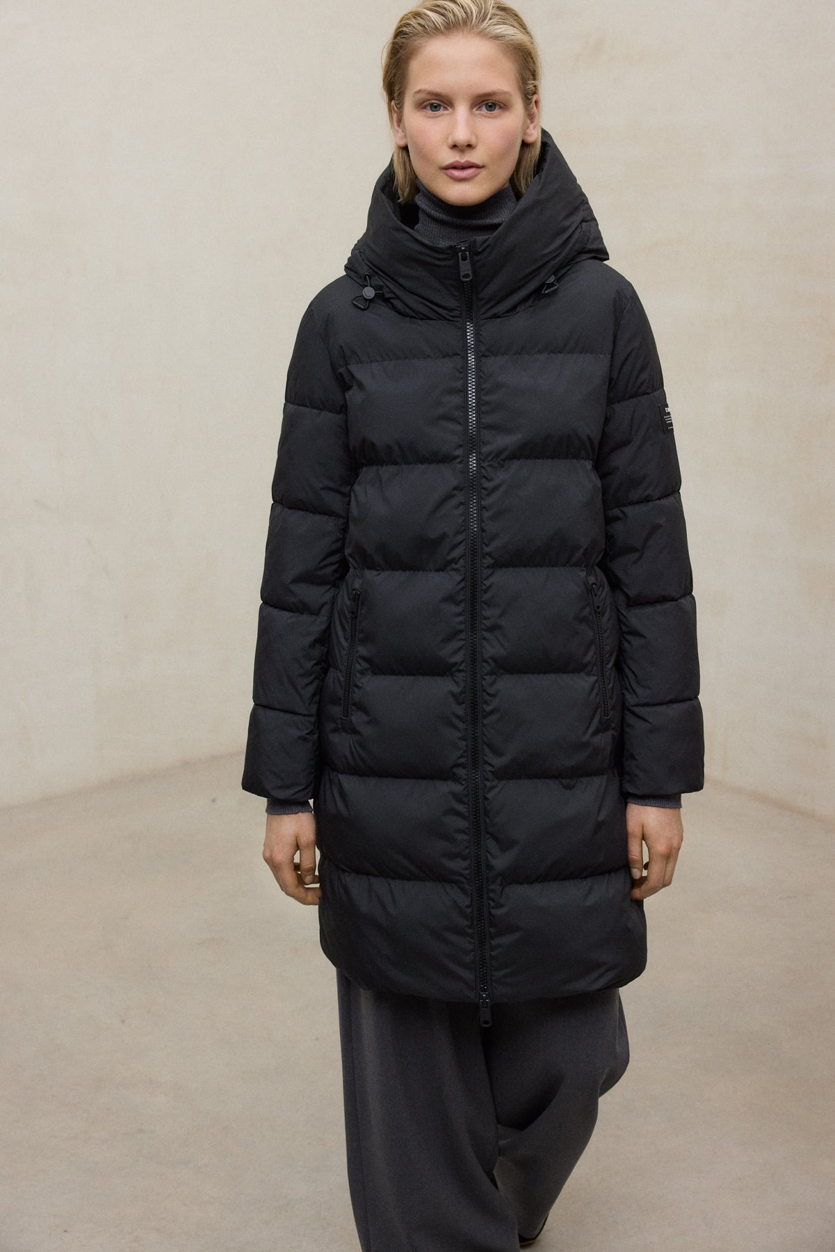 BLACK MANLIE COAT