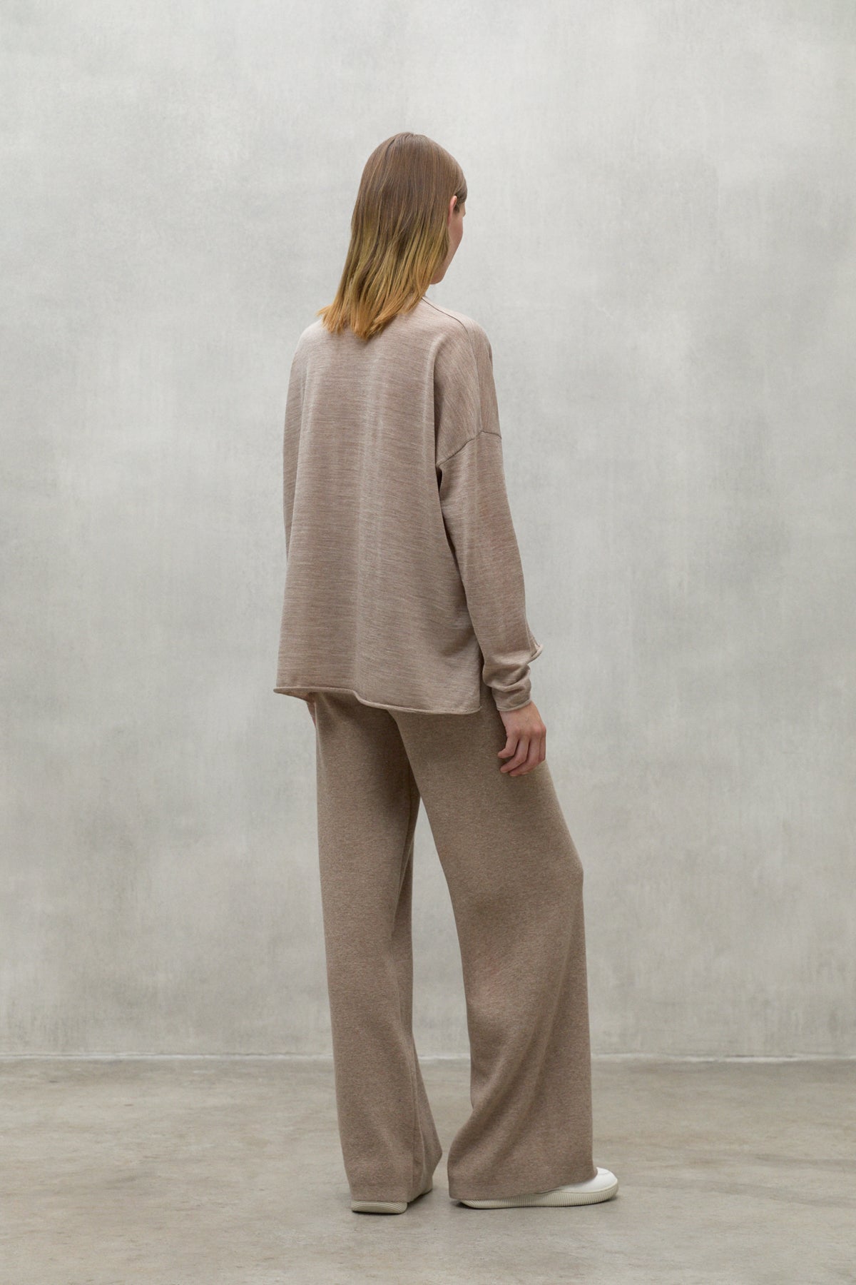 BEIGE ANTURIO SWEATER