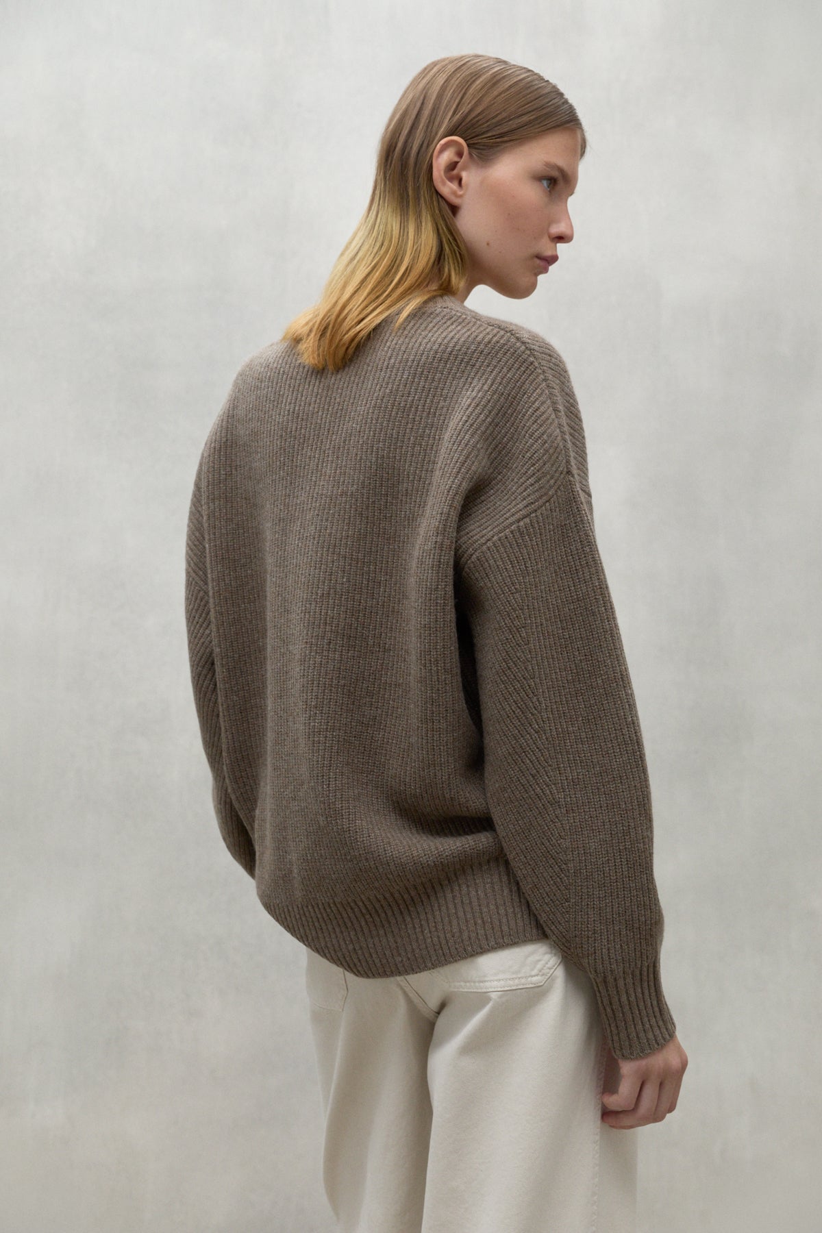 BROWN AZALEA SWEATER