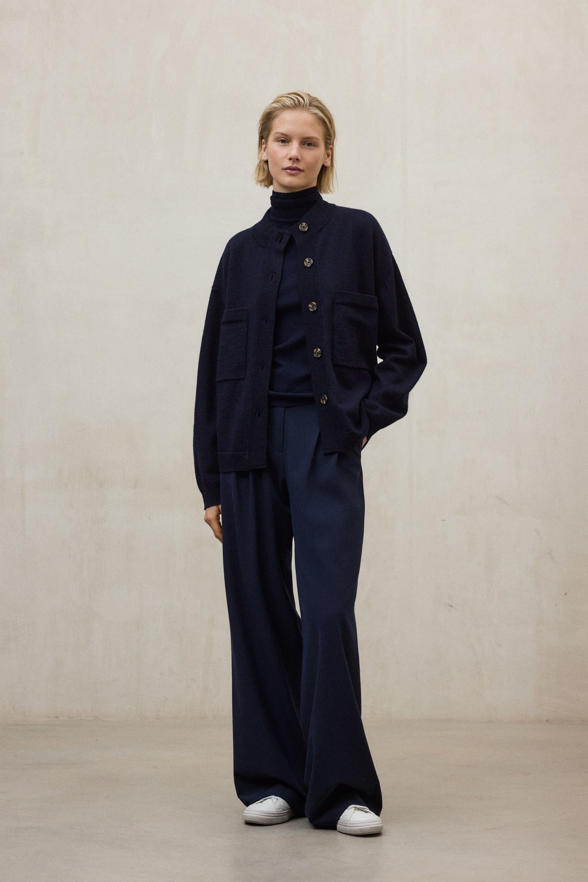 BLUE AZUCENA SWEATER