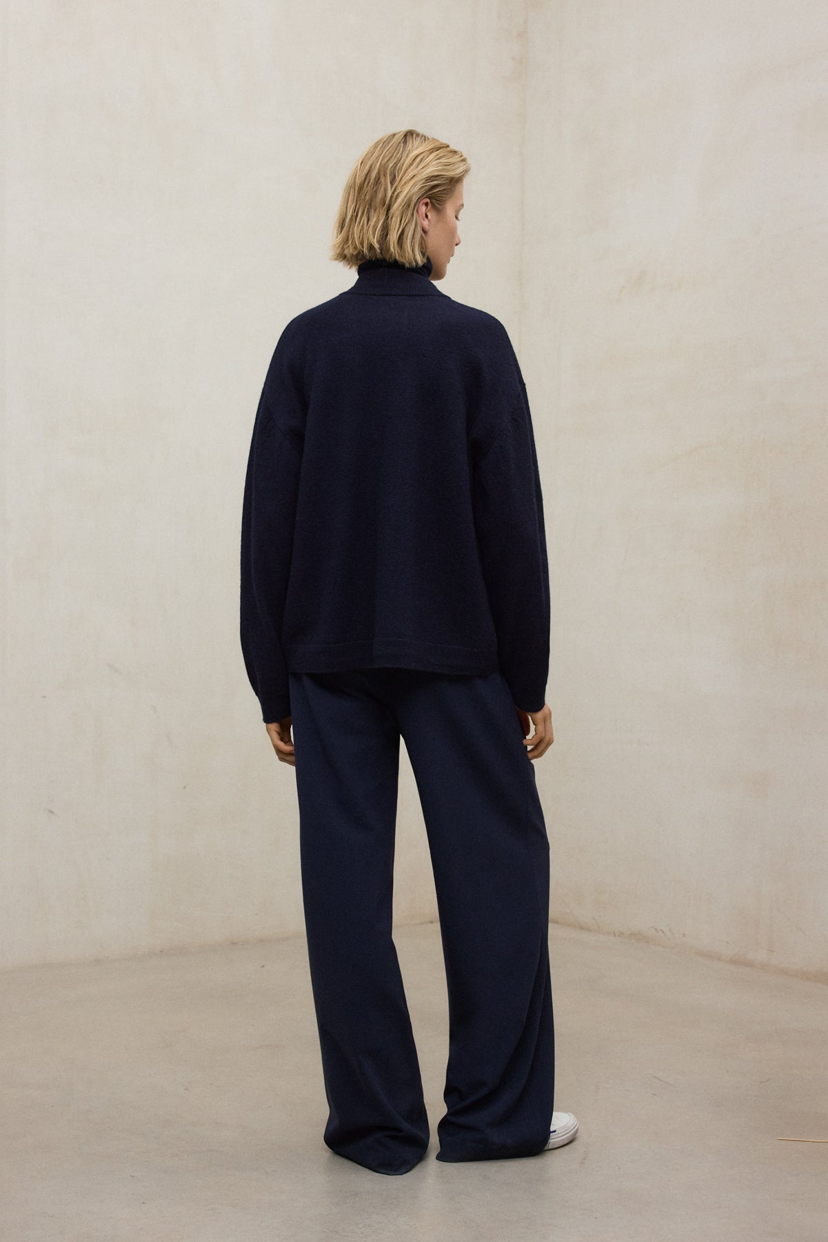 BLUE AZUCENA SWEATER