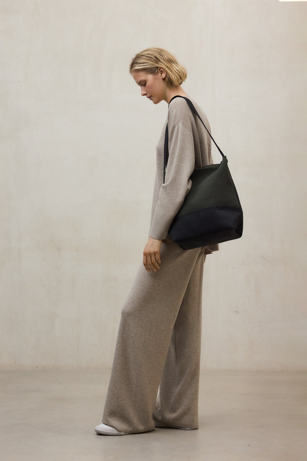 KHAKI TIKA BUCKET BAG