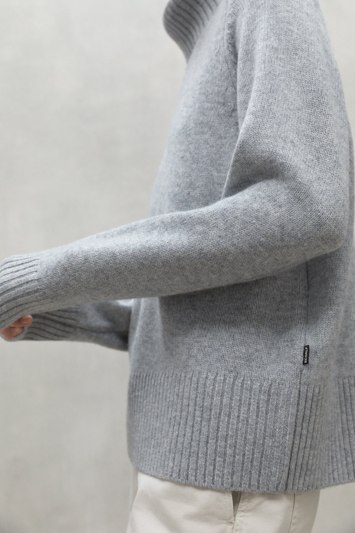 GREY CAQUI TURTLENECK JUMPER