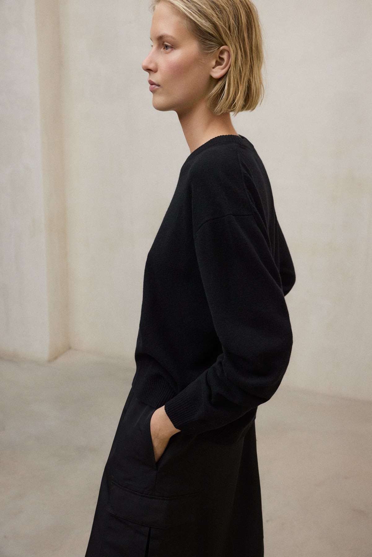 BLACK COSMOS SWEATER