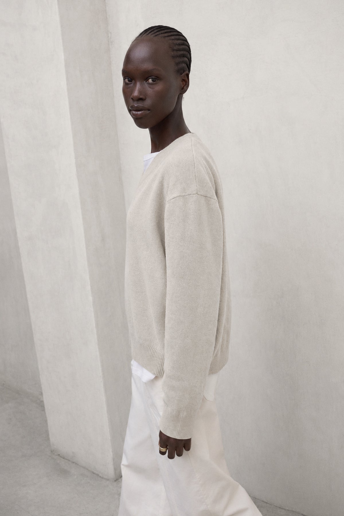 BEIGE HARO SWEATER