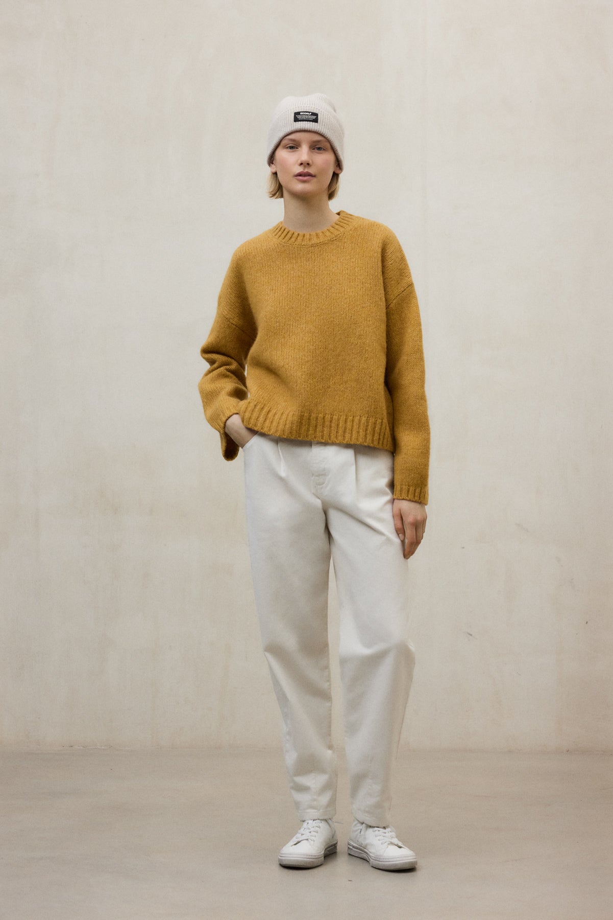 MUSTARD KIWI SWEATER