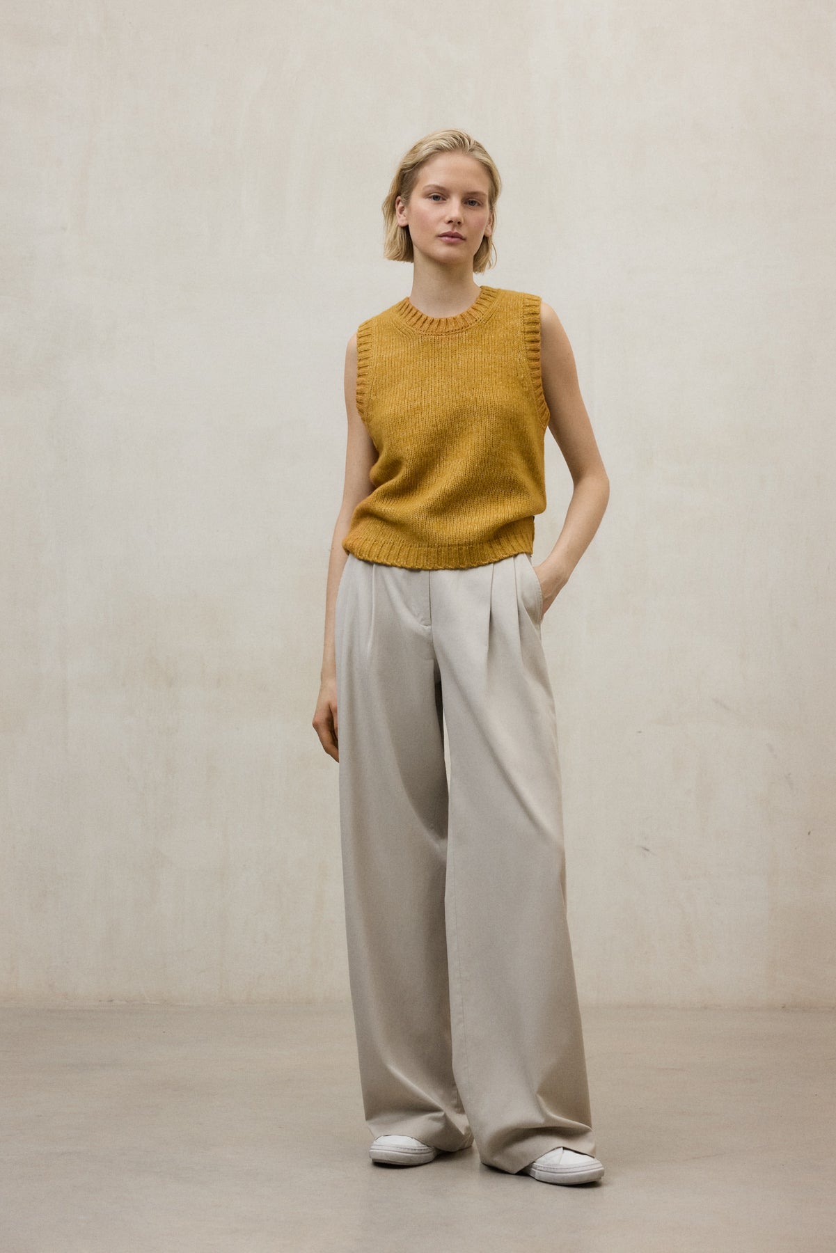 MUSTARD MAPLE SWEATER