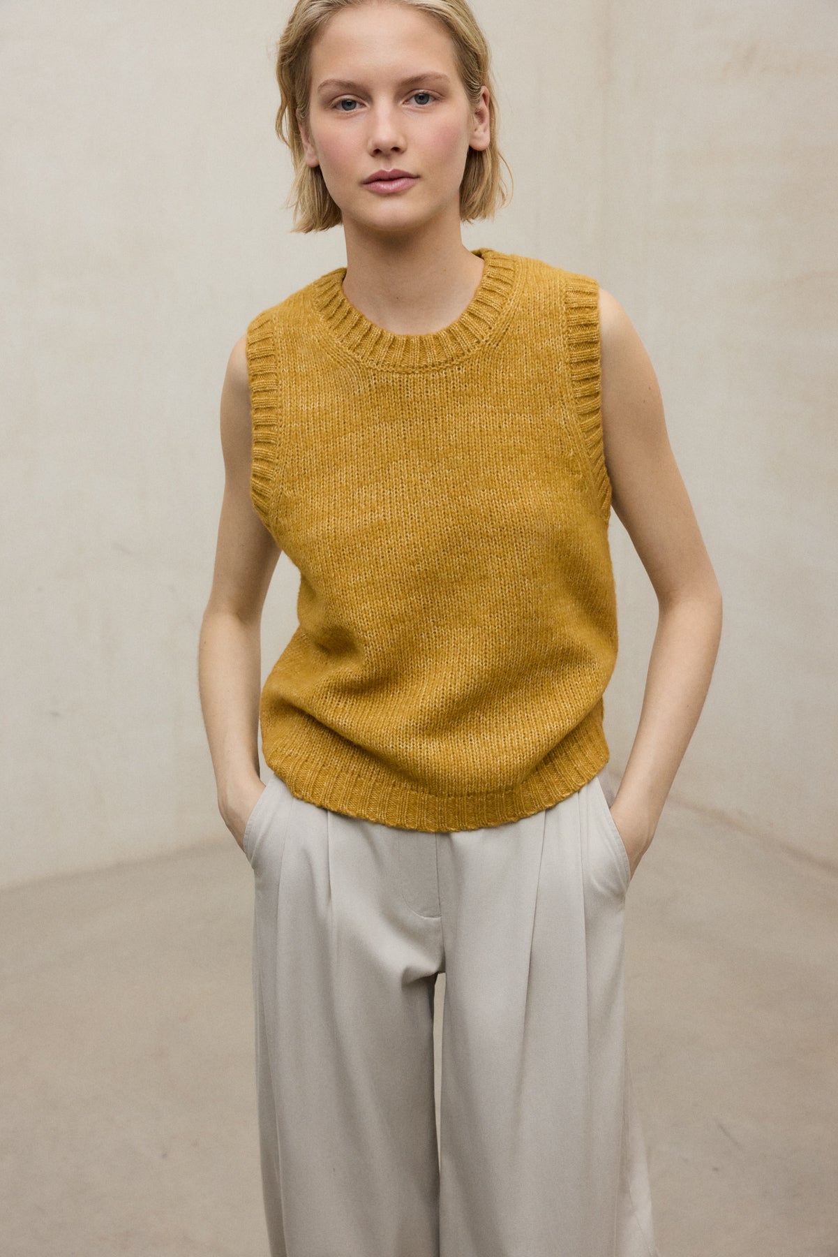MUSTARD MAPLE SWEATER