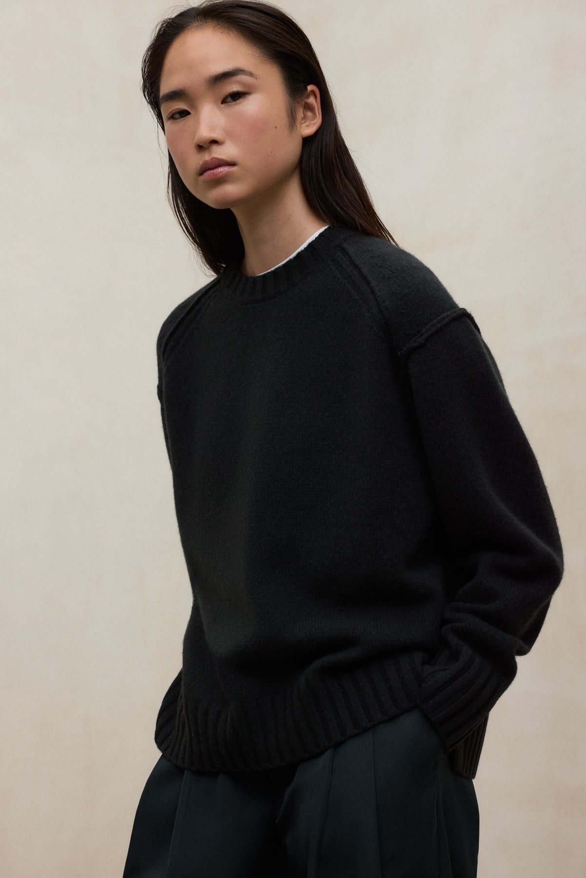 BLACK MOCAN SWEATER