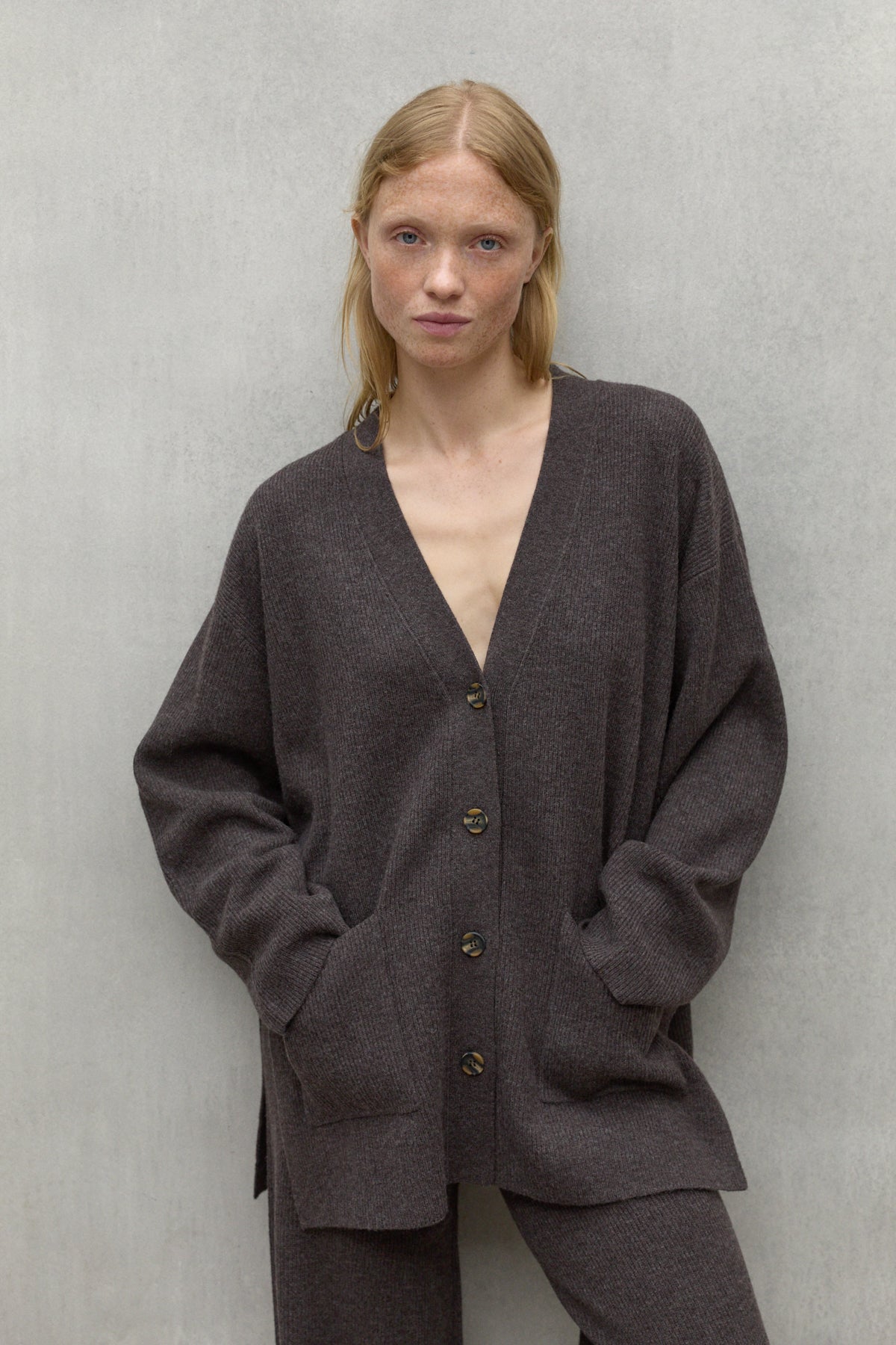 DARK BROWN NIM SWEATER