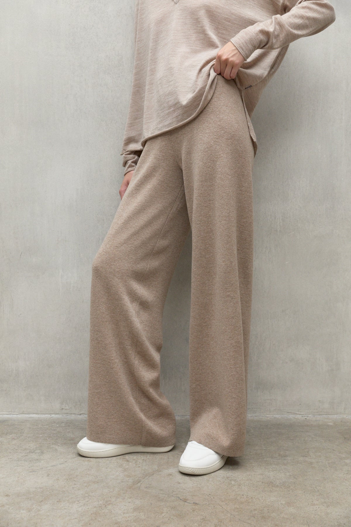 BEIGE CABRI TROUSERS