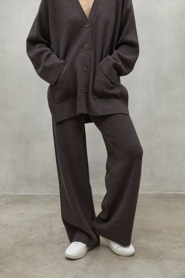 PANTALON CIPRE MARRÓN OSCURO