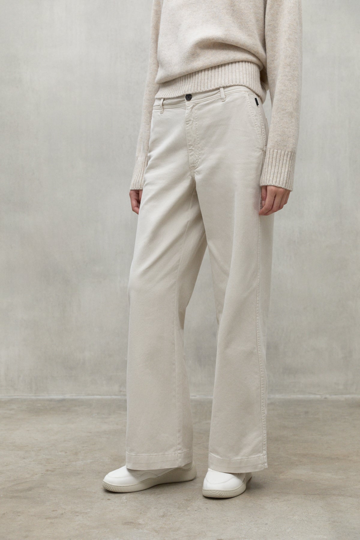 HOSE VALLS HELLBEIGE