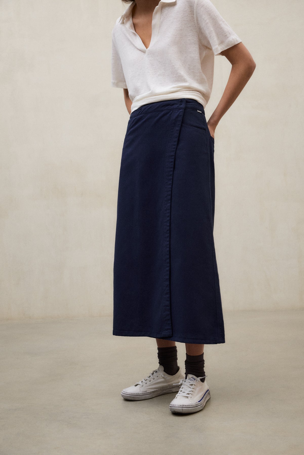 NAVY BLUE EMI SKIRT