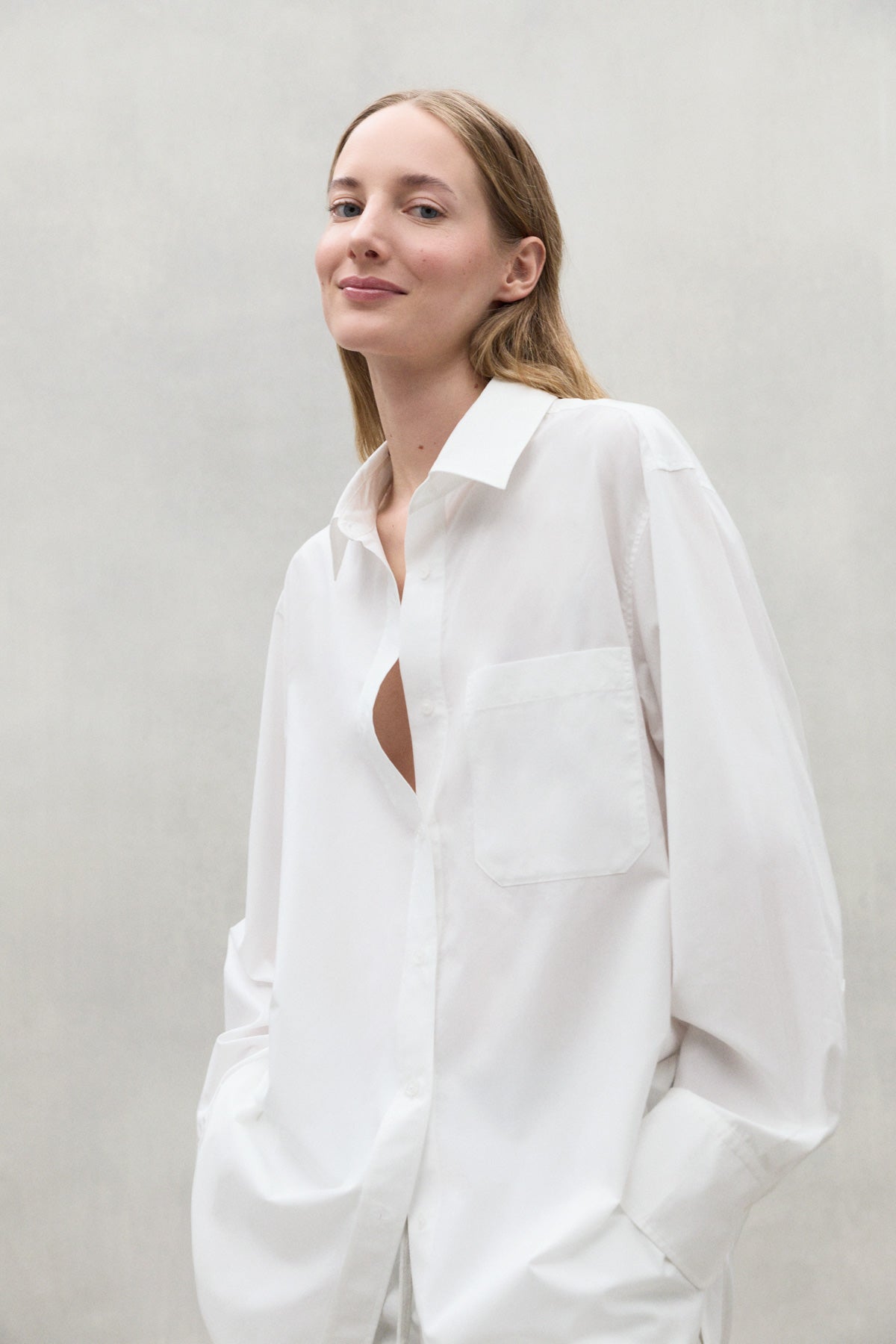 Blusa básica feminina sustentável champagne em malha ecológica - Waveholic  camiseta sustentavel