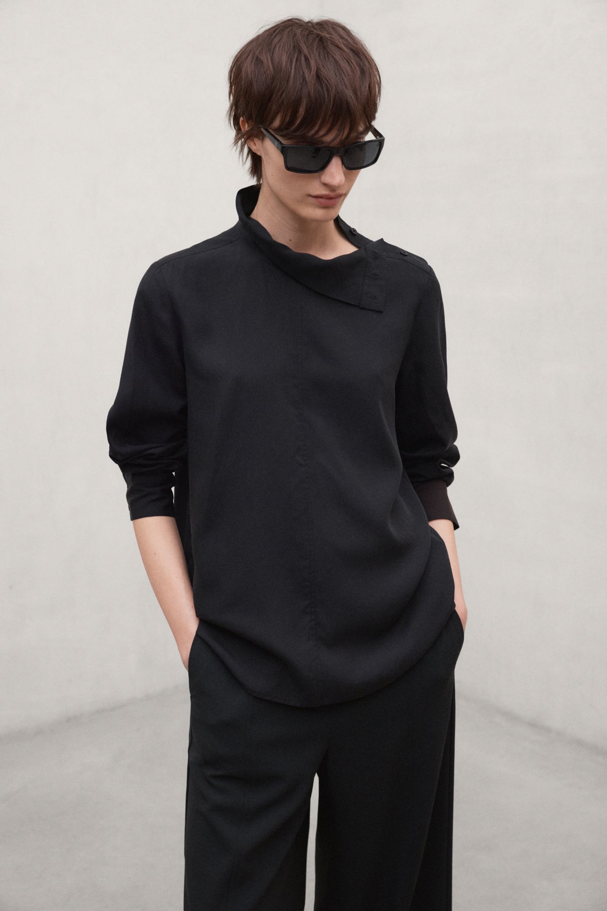 BLACK NORGEN SHIRT