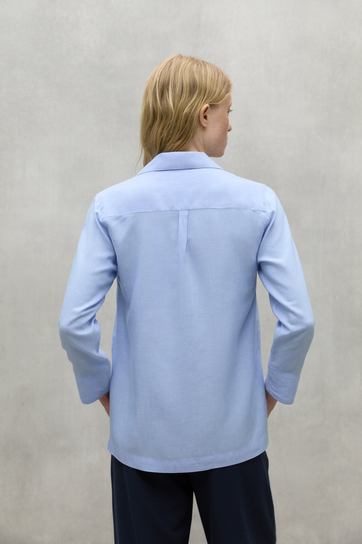 LIGHT BLUE VEGA SHIRT