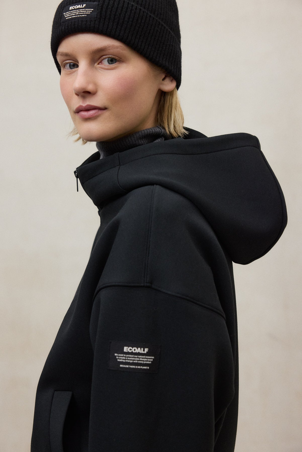 SUDADERA ARICA NEGRA